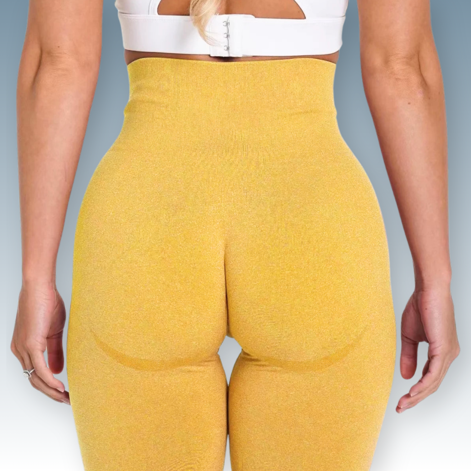 Must-Have Seamless Yoga Shorts | Comfort-Fit with Contouring Design.