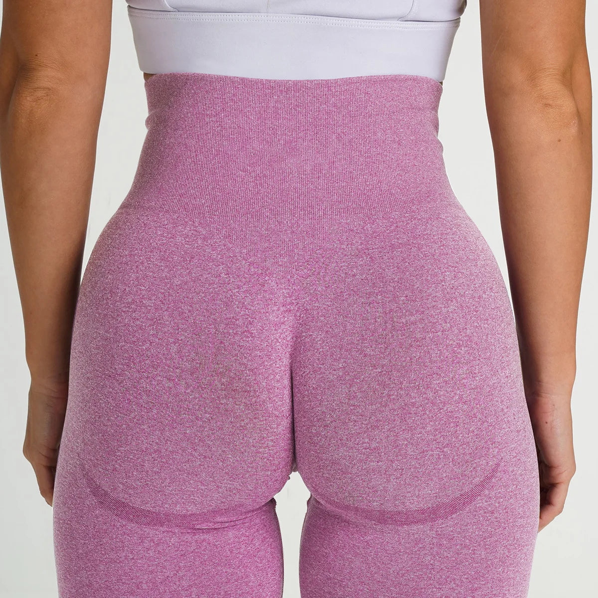 Must-Have Seamless Yoga Shorts | Comfort-Fit with Contouring Design.